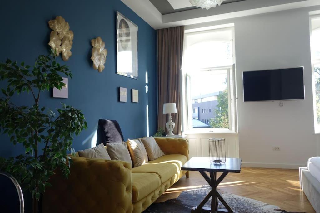 Apartment Joy City Prefectura 14 *